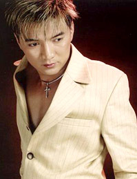 Ca sĩ Đàm Vĩnh Hưng.