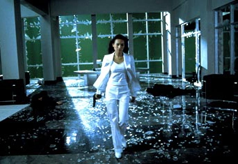 Thư Kỳ trong bộ phim So Close.