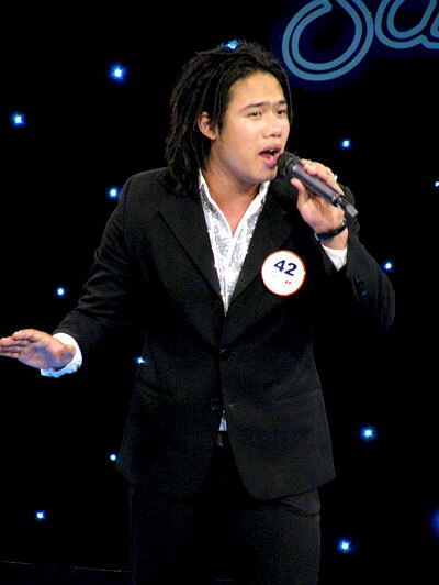 Ngọc Minh tỏ ra là người ứng xử rất khéo léo trước những câu hỏi khó.