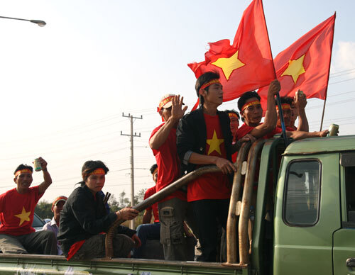 cdv-tren-duong-toi-san-338214-1374427304