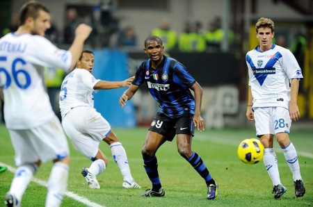 Eto'o lại ghi bàn giúp đội bóng có được một trận hòa quý giá.