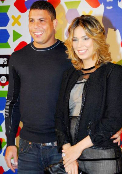 Ronaldo và người bạn gái hiện nay, Bia Anthony, có với nhau hai cô con gái.