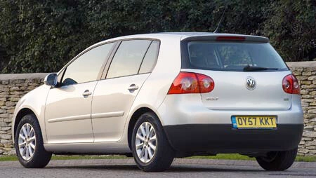 Chiếc VW Golf, một trong 7 'xế hộp' của tỷ phú 44 tuổi.