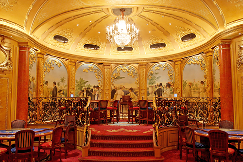 Khách sạn Ritz sang trọng ở thủ đô London, Anh. Ảnh: TripAtlas.