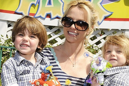 Britney Spears và hai con trai