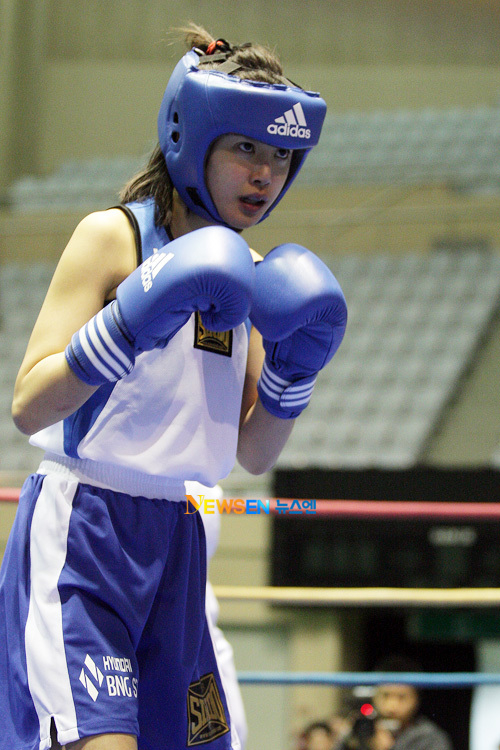 Lee Shi Young trên sàn đấu sáng nay...