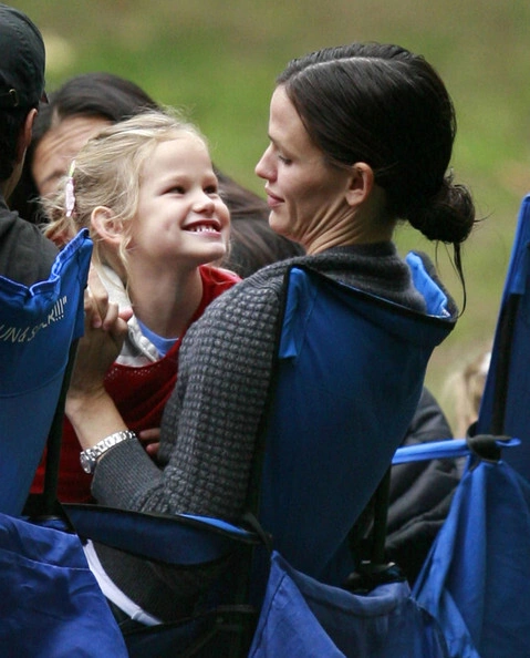 Violet Affleck