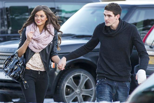 Kyle Lafferty đi dạo cùng cô người yêu hoa hậu xinh đẹp.