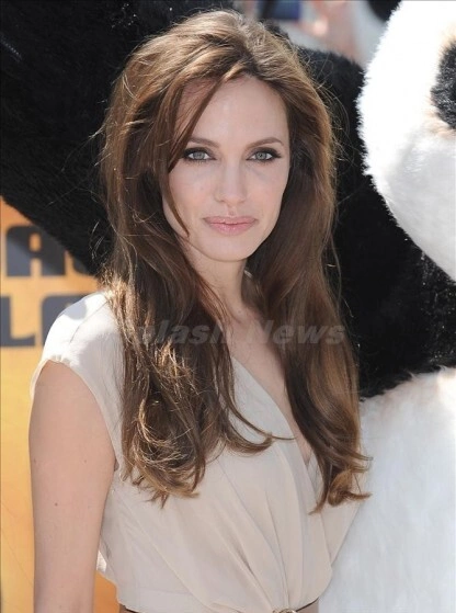 jolie9-298277-1374384248_500x0.jpg