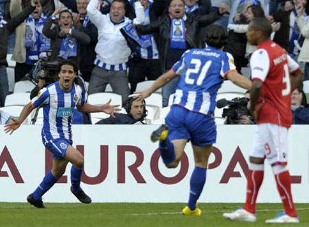 Niềm vui của Falcao sau khi ghi bàn.