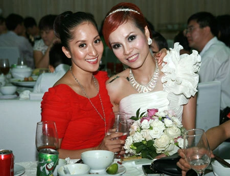 Đôi bạn Thu Trang và Khánh Thi.