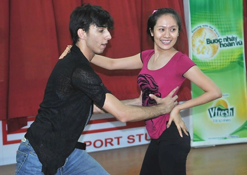 buoc-nhay-hoan-vu-655033-1377888875.jpg