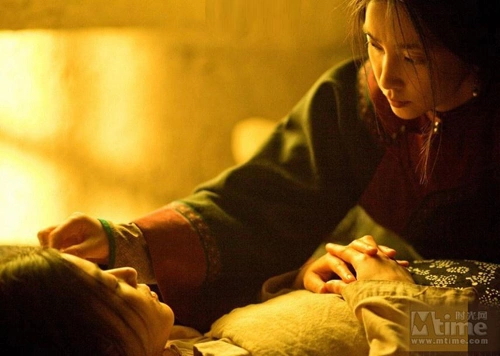 Trong phim, Lý Băng Băng vào vai Bách Hợp, trong khi vai Tuyết Hoa do Jeon Ji Hyun đảm nhận.