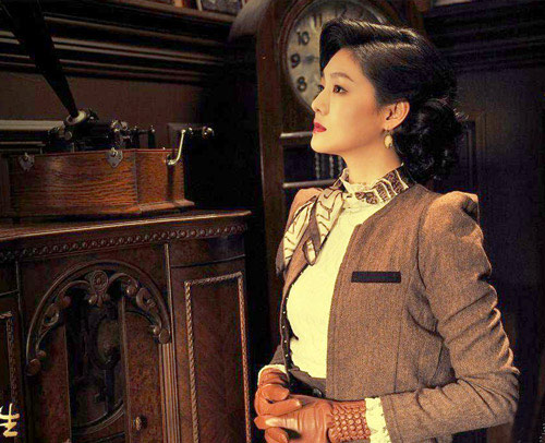 Từ Hy Viên với tạo hình rất thời trang và thanh lịch.