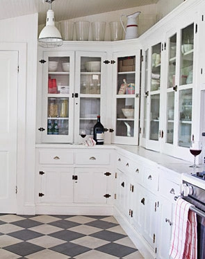 Màu trắng sạch sẽ, trang nhã.