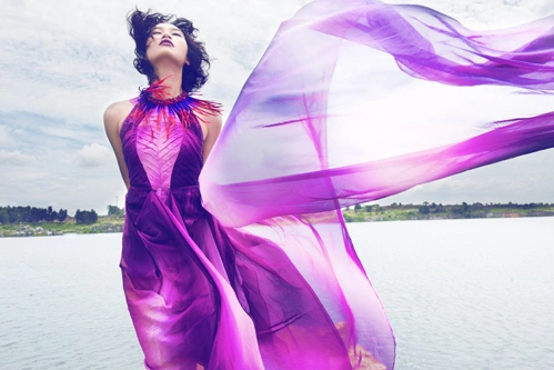 Từ một cô gái quê ở Bắc Giang, Huyền Trang đã lột xác khi vào Vietnam's Next Top Model và đang hứa hẹn là gương mặt sáng giá của làng người mẫu Việt trong ở thời điểm này cũng như trong tương lai.