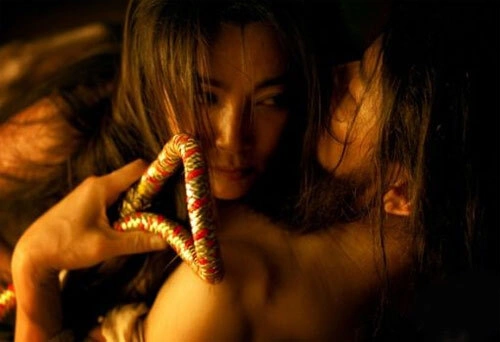 Trong phim 'Phong thanh', lần đầu tiên Lý Băng Băng diễn cảnh nude thực sự.
