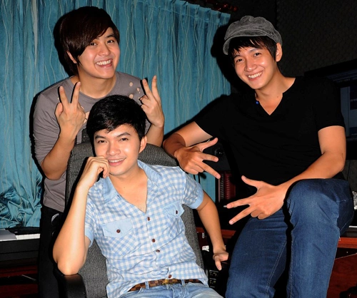 Ba 'mỹ nam' của showbiz Việt sẽ kết hợp thành một nhóm nhạc và biểu diễn chung ca khúc 'Em trong mắt tôi' của nhạc sĩ Nguyễn Đức Cường, trong đêm thi chung kết.