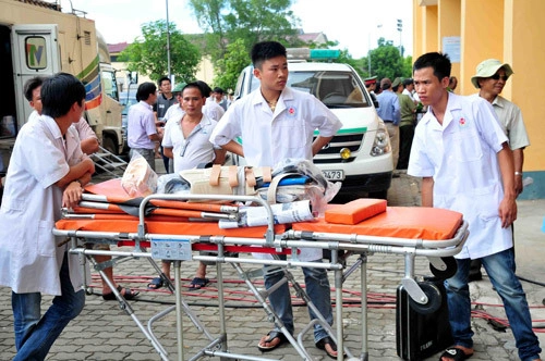 Lực lượng y tế sẵn sàng phòng trường hợp xấu.