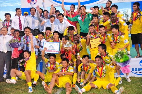 Các cầu thủ SLNA bên Cup V-League.
