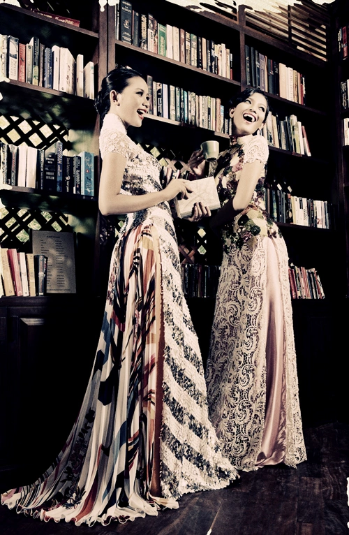 Như Thảo (trái) và Trương Thị May hóa thân thành những thiếu nữ đài các thời xưa