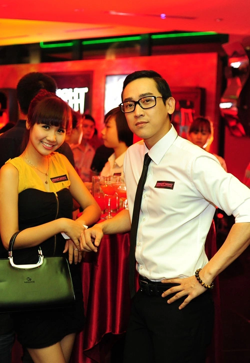 Tại Hà Nội, hot girl Huyền Lizzie và diễn viên Hứa Vĩ Văn cũng là những khán giả đầu tiên được thưởng thức bộ phim này.