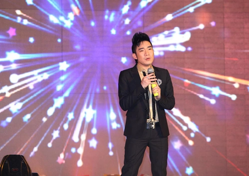 Quang Hà giới thiệu những bản nhạc pop lãng mạn. Quang Hà giới thiệu những bản nhạc pop lãng mạn.