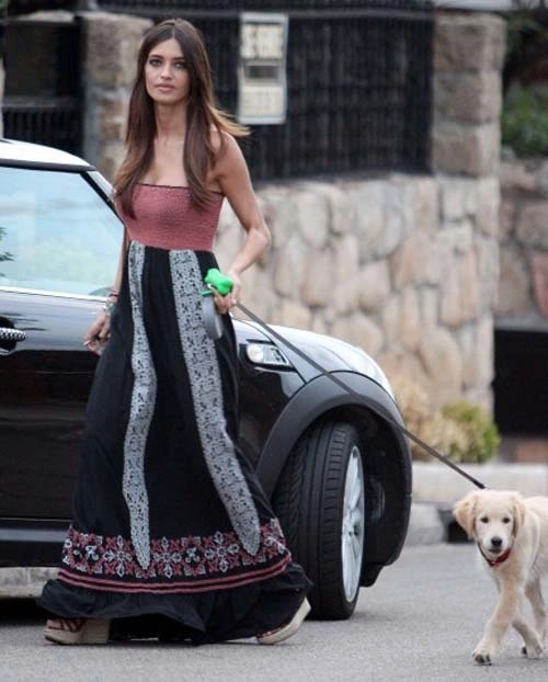 sara8-219248-1368177084_500x0.jpg