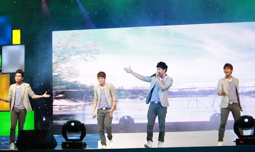 nhom-hat-vmusic-239330-1368191489_500x0.