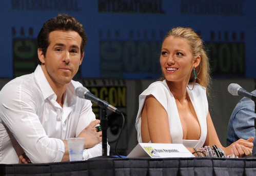 Ryan Reynolds và Blake Lively bị đồn hẹn hò sau khi tham gia phim 'Green Lantern'. Ryan Reynolds và Blake Lively bị đồn hẹn hò sau khi tham gia phim 'Green Lantern'.
