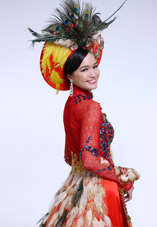 Thúy Vy được trang web Global Beauties dự đoán có khả năng lọt vào top 15 của cuộc thi năm nay. Người đẹp đang ở Scotland tham dự các hoạt động bên lề cùng các thí sinh khác. Thúy Vy được trang web Global Beauties dự đoán có khả năng lọt vào top 15 của cuộc thi năm nay. Người đẹp đang ở Scotland tham dự các hoạt động bên lề cùng các thí sinh khác.