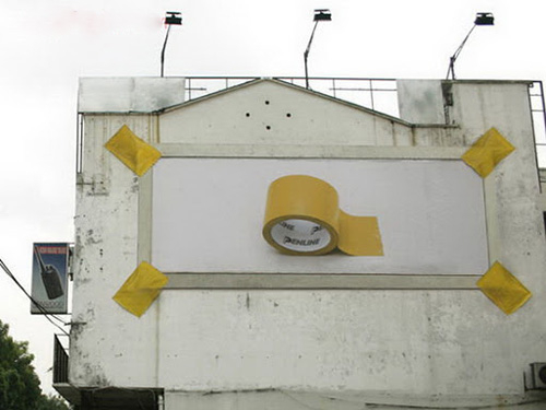 Cách quảng cáo băng dán thú vị. Cách quảng cáo băng dán thú vị.