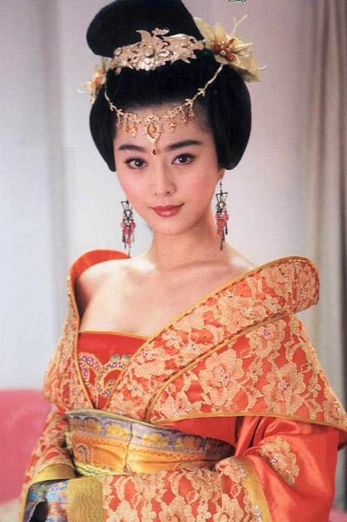 Phạm Băng Băng cũng từng đóng vai này trong "Thời thiếu nữ của Võ Tắc Thiên". Phạm Băng Băng cũng từng đóng vai này trong "Thời thiếu nữ của Võ Tắc Thiên".