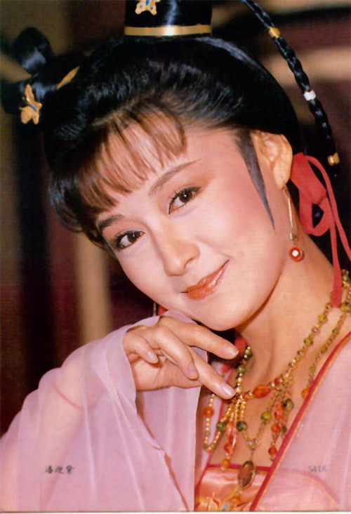 Phan Nghinh Tử, một trong những gương mặt gây dấu ấn sâu đậm sau thành công với vai diễn Võ Mị Nương trong "Nhất đại nữ hoàng Võ Tắc Thiên" năm 1985. Phan Nghinh Tử, một trong những gương mặt gây dấu ấn sâu đậm sau thành công với vai diễn Võ Mị Nương trong "Nhất đại nữ hoàng Võ Tắc Thiên" năm 1985.