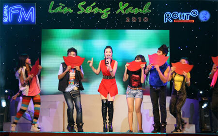 lan-song-190427-1368115250_500x0.jpg