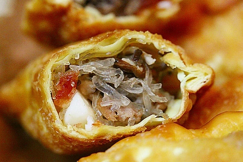 Món bánh gối có vỏ chín vàng.