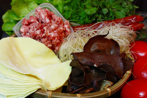 Nguyên liệu làm bánh.
