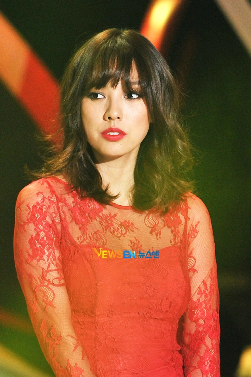 Tham dự sự kiện với vai trò MC, Lee Hyori không biểu diễn. Tham dự sự kiện với vai trò MC, Lee Hyori không biểu diễn.