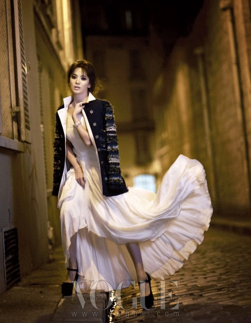 song-hye-kyo-2-135586-1368120590_500x0.j