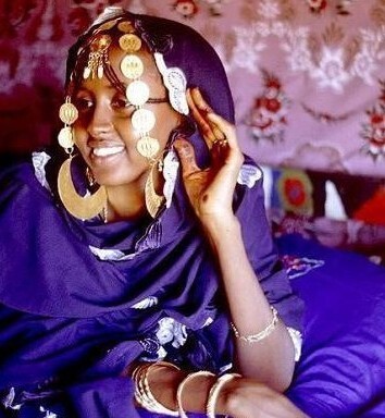 Các loại vòng cũng là điểm nhấn của cô dâu Morocco. Các loại vòng cũng là điểm nhấn của cô dâu Morocco.