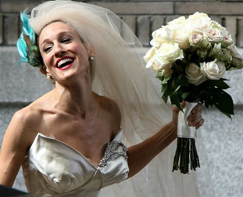 Sarah Jessica Parker lộng lẫy trong chiếc váy cưới màu ánh vàng trong phim 'Sex and the City 2'. Sarah Jessica Parker lộng lẫy trong chiếc váy cưới màu ánh vàng trong phim 'Sex and the City 2'.
