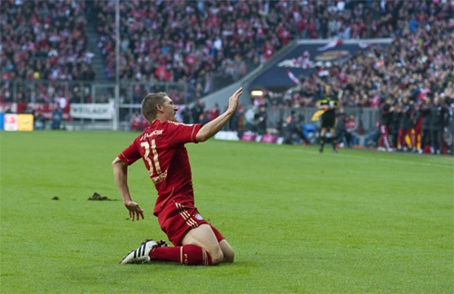 Bastian Schweinsteiger là thủ lĩnh tuyến giữa của Bayern.