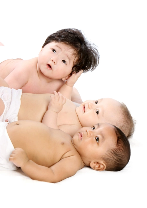 Thúy Nga cho biết, các bé chỉ chênh nhau khoảng 20 ngày. Thúy Nga cho biết, các bé chỉ chênh nhau khoảng 20 ngày.