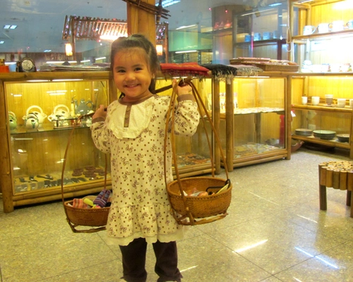 Hạt Dẻ sở hữu đôi mắt to tròn Hạt Dẻ sở hữu đôi mắt to tròn
