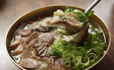Gomtang - canh xương bò.
