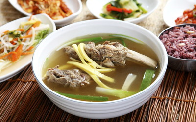 Canh sườn bò.