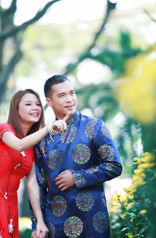 Đã trở nên quen thuộc với việc diễn xuất trước ống kính, nên Trương Thế Vinh và hai người đẹp hợp tác với nhau rất ăn ý, dù đây là lần đầu tiên cả 3 người làm việc cùng nhau. Đã trở nên quen thuộc với việc diễn xuất trước ống kính, nên Trương Thế Vinh và hai người đẹp hợp tác với nhau rất ăn ý, dù đây là lần đầu tiên cả 3 người làm việc cùng nhau.