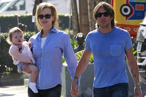 Thời gian này, cả nhà Nicole đang ở Los Angeles khi cô đóng phim "The Paperboy". Thời gian này, cả nhà Nicole đang ở Los Angeles khi cô đóng phim "The Paperboy".