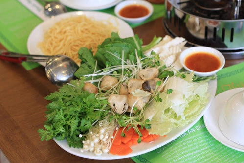 Các đồ ăn kèm.