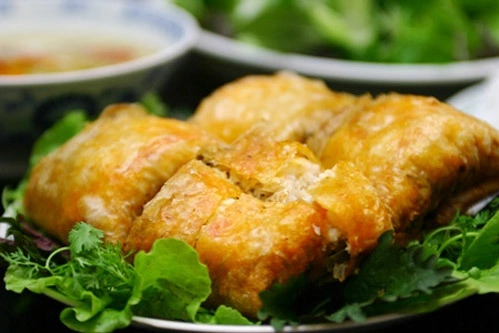 Nem cua bể ở quán Nem 123 Bùi Thị Xuân.